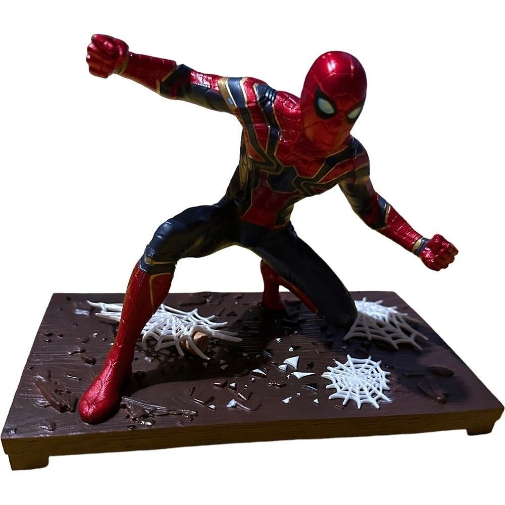 Spider-Man Diorama Figure Disney Store Limited - Picture 6 of 9